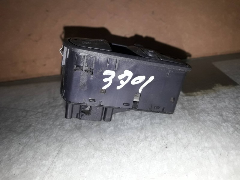 Recambio de mando elevalunas delantero izquierdo para opel corsa d catch me referencia OEM IAM 13258521  