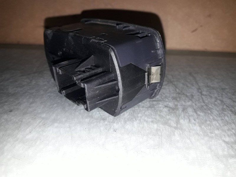 Recambio de mando elevalunas delantero izquierdo para opel corsa d catch me referencia OEM IAM 13258521  