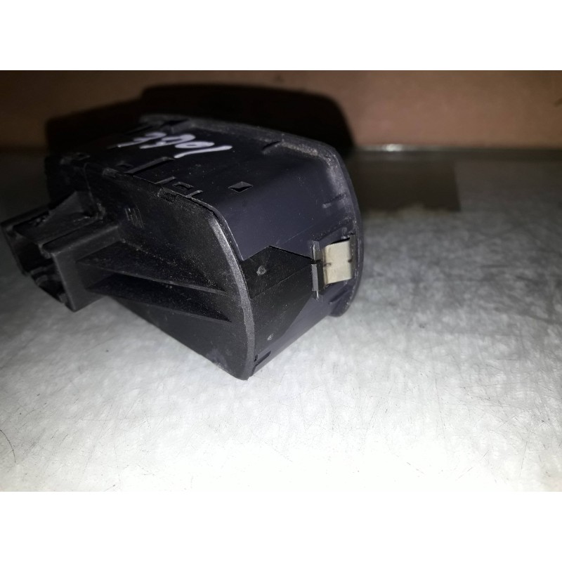 Recambio de mando elevalunas delantero izquierdo para opel corsa d catch me referencia OEM IAM 13258521  