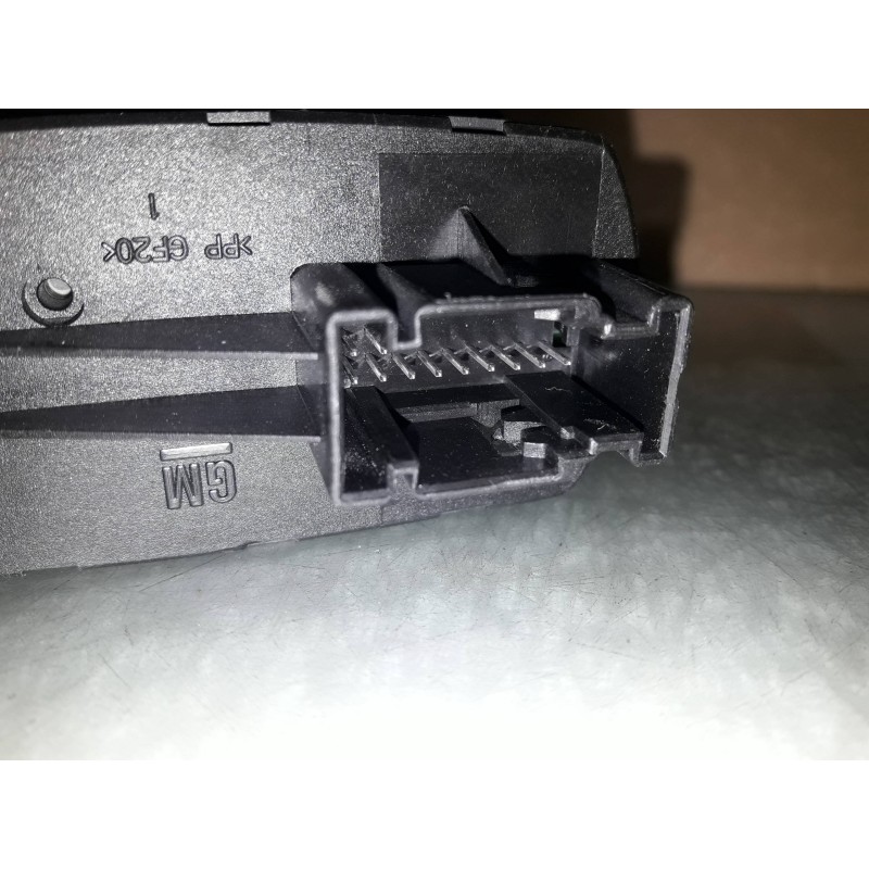 Recambio de mando elevalunas delantero izquierdo para opel corsa d catch me referencia OEM IAM 13258521  