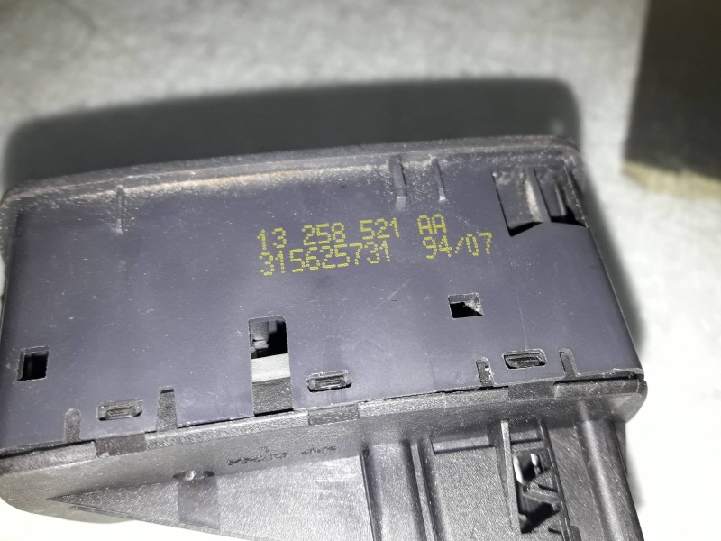 Recambio de mando elevalunas delantero izquierdo para opel corsa d catch me referencia OEM IAM 13258521  