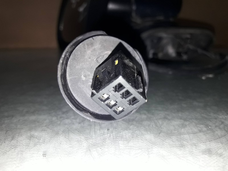 Recambio de retrovisor izquierdo para opel corsa d catch me referencia OEM IAM 020873  ELECTRICO