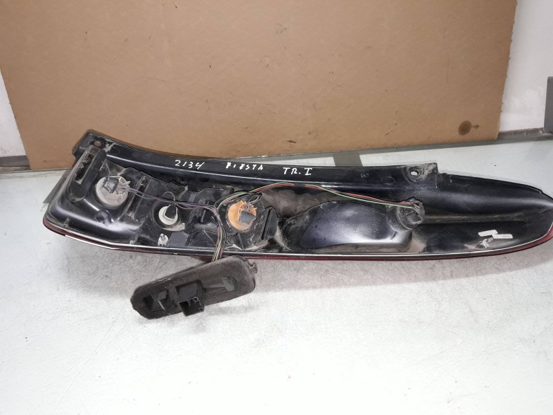 Recambio de piloto trasero izquierdo para ford fiesta (cbk) ambiente referencia OEM IAM 10876  