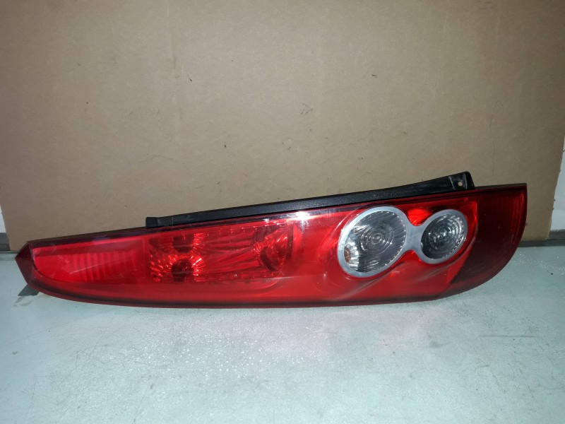 Recambio de piloto trasero izquierdo para ford fiesta (cbk) ambiente referencia OEM IAM 10876  