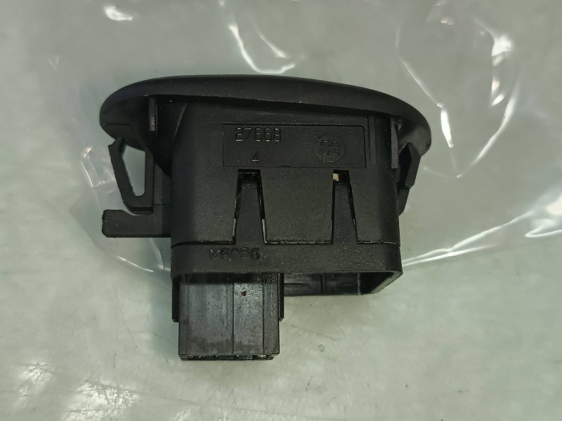 Recambio de mando elevalunas delantero izquierdo para citroen c3 hdi 70 furio referencia OEM IAM 27668  