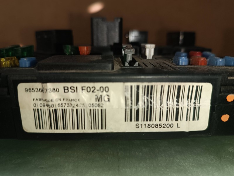 Recambio de caja reles / fusibles para citroen c3 referencia OEM IAM 9653667380 BSI F02 MG