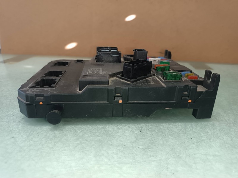 Recambio de caja reles / fusibles para citroen c3 referencia OEM IAM 9653667380 BSI F02 MG