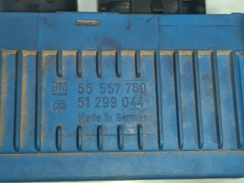 Recambio de caja precalentamiento para opel corsa d catch me referencia OEM IAM 51299044 55557780 GM