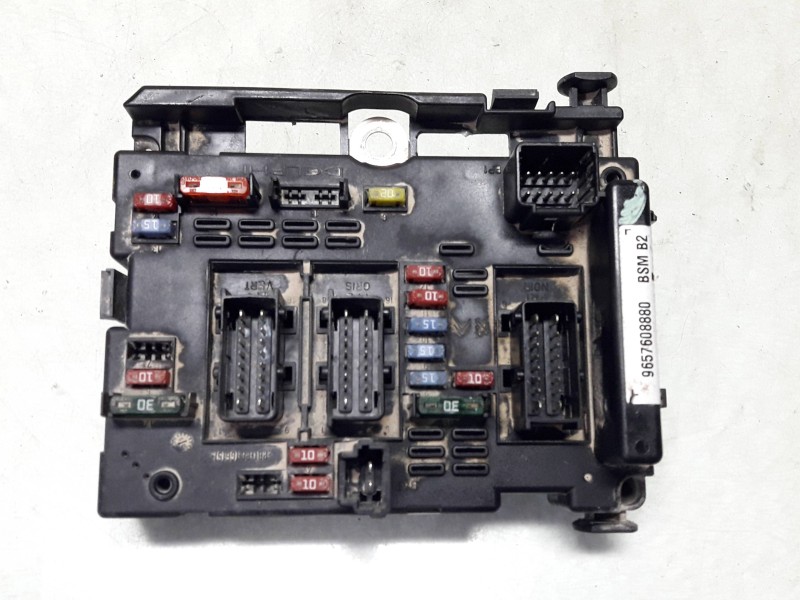 Recambio de caja reles / fusibles para peugeot 307 (s1) xr referencia OEM IAM 9657608880 BSM B2 DELPHI