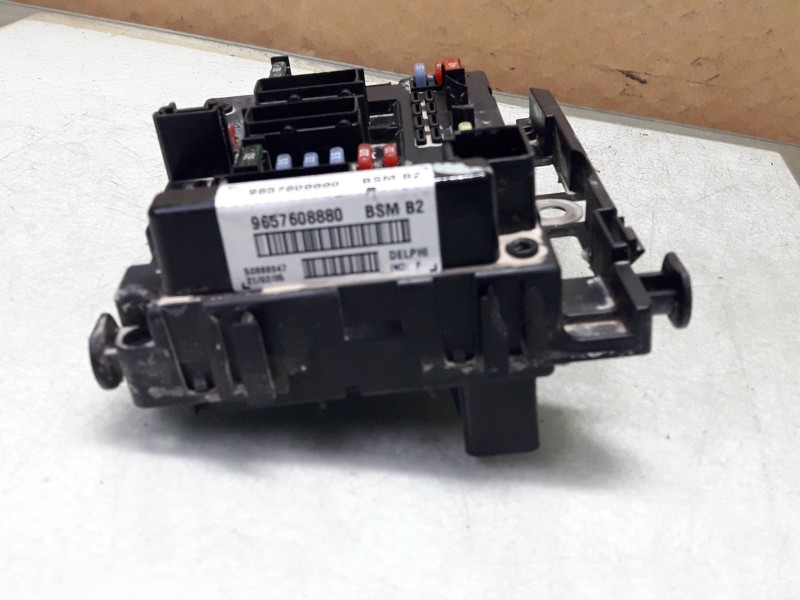 Recambio de caja reles / fusibles para peugeot 307 (s1) xr referencia OEM IAM 9657608880 BSM B2 DELPHI