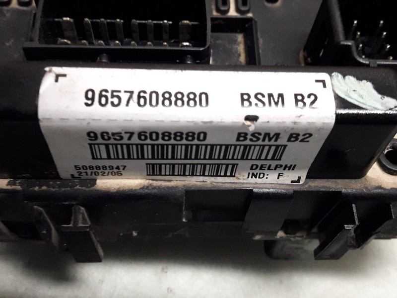 Recambio de caja reles / fusibles para peugeot 307 (s1) xr referencia OEM IAM 9657608880 BSM B2 DELPHI