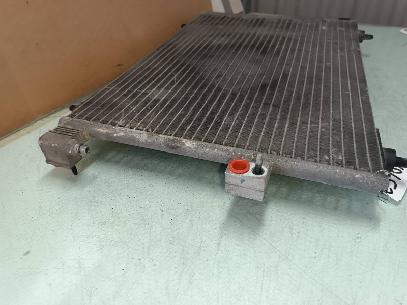 Recambio de condensador / radiador aire acondicionado para peugeot 407 st confort referencia OEM IAM 868482U  VALEO