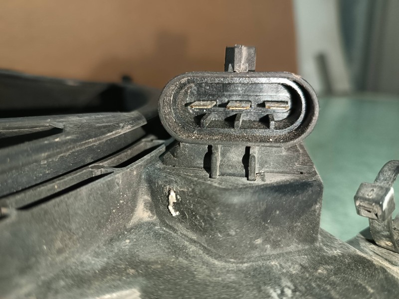 Recambio de electroventilador para opel astra h ber. cosmo referencia OEM IAM 13132559 0130303960 BOSCH