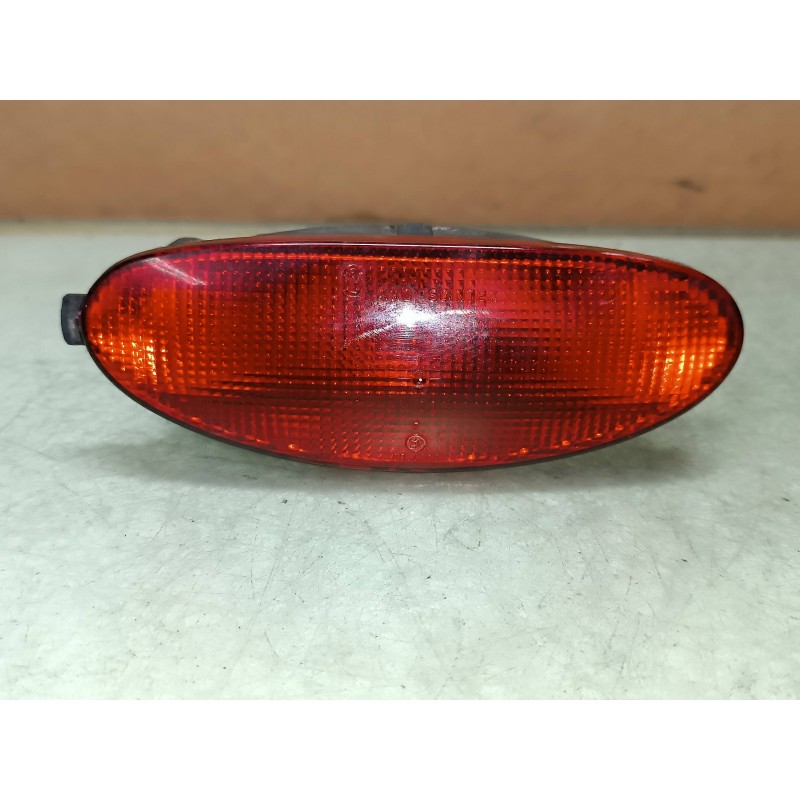 Recambio de luz central de freno para peugeot 206 berlina xt referencia OEM IAM 45106  2 PINES