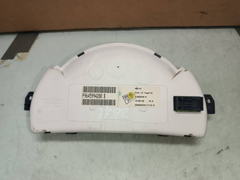 Recambio de cuadro instrumentos para citroen c3 1.4 hdi sx plus referencia OEM IAM 9645994280B 216672523 SAGEM