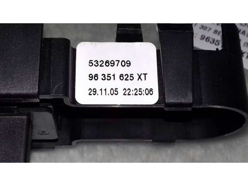 Recambio de mando elevalunas delantero derecho para peugeot 307 berlina (s2) xs referencia OEM IAM 96351625XT 53269709 