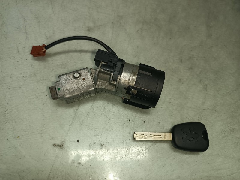 Recambio de centralita motor uce para peugeot 307 berlina (s2) xs referencia OEM IAM 9661377280 9660105980 KIT - BOSCH