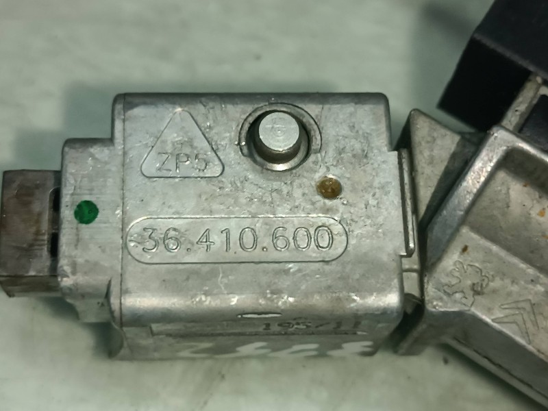 Recambio de centralita motor uce para peugeot 307 berlina (s2) xs referencia OEM IAM 9661377280 9660105980 KIT - BOSCH