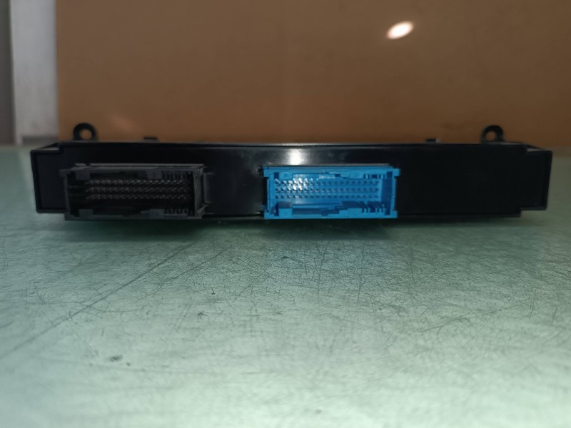 Recambio de modulo electronico para bmw serie 1 berlina (e81/e87) 120d referencia OEM IAM 10681810 61359131778 