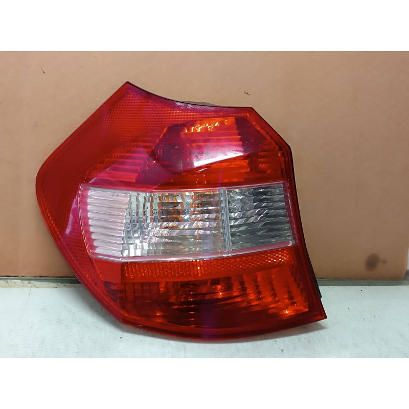 Recambio de piloto trasero izquierdo para bmw serie 1 berlina (e81/e87) 120d referencia OEM IAM 63210397034 63216924501 VALEO