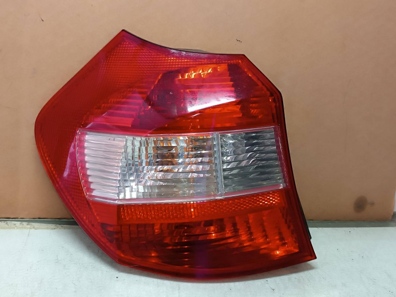 Recambio de piloto trasero izquierdo para bmw serie 1 berlina (e81/e87) 120d referencia OEM IAM 63210397034 63216924501 VALEO