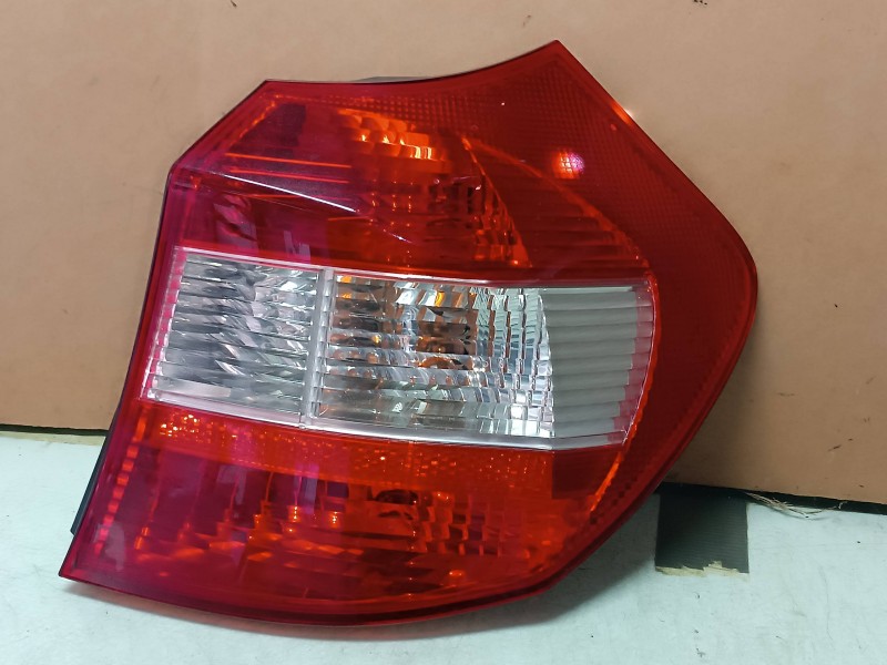 Recambio de piloto trasero derecho para bmw serie 1 berlina (e81/e87) 120d referencia OEM IAM 63210397035 63216924502 