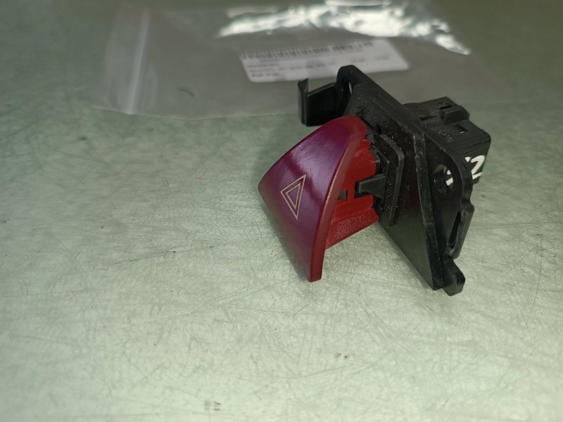 Recambio de warning para peugeot 307 berlina (s2) xs referencia OEM IAM   CONECTOR 3 PINES