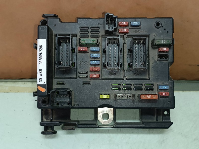 Recambio de caja reles / fusibles para peugeot 206 berlina xt referencia OEM IAM 9657608780 BSM B3 DELPHI