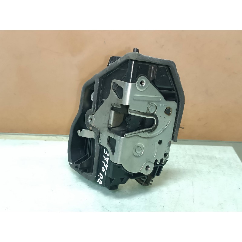 Recambio de cerradura puerta delantera derecha para bmw serie 1 berlina (e81/e87) 120d referencia OEM IAM 7167074  ELECTRICA