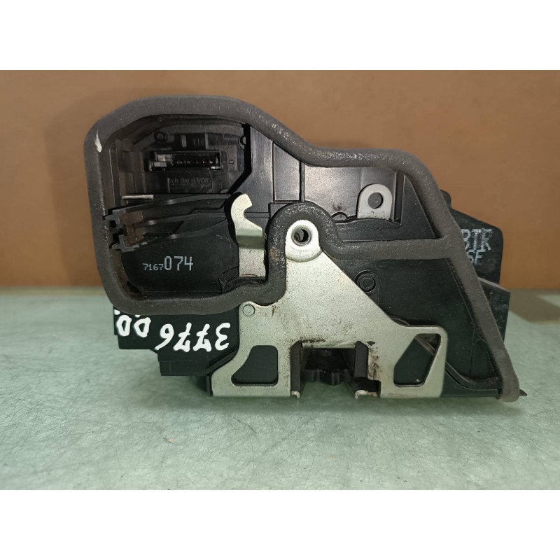 Recambio de cerradura puerta delantera derecha para bmw serie 1 berlina (e81/e87) 120d referencia OEM IAM 7167074  ELECTRICA