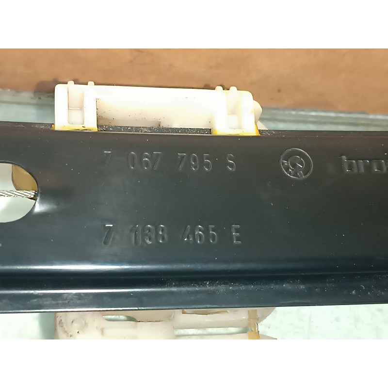Recambio de elevalunas delantero izquierdo para bmw serie 1 berlina (e81/e87) 120d referencia OEM IAM 7067795S 7138465E ELECTRIC