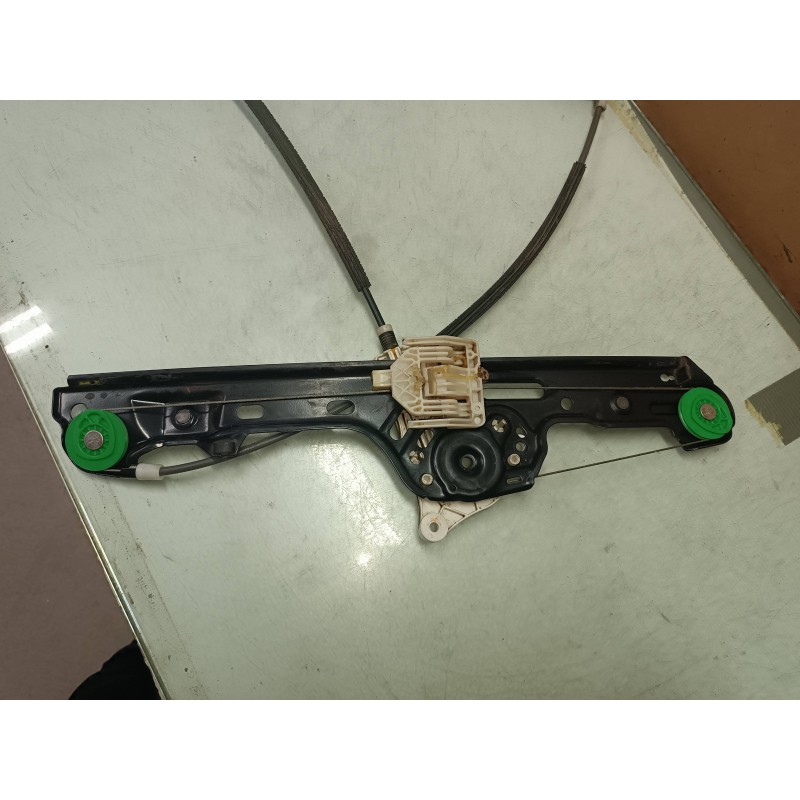 Recambio de elevalunas delantero izquierdo para bmw serie 1 berlina (e81/e87) 120d referencia OEM IAM 7067795S 7138465E ELECTRIC