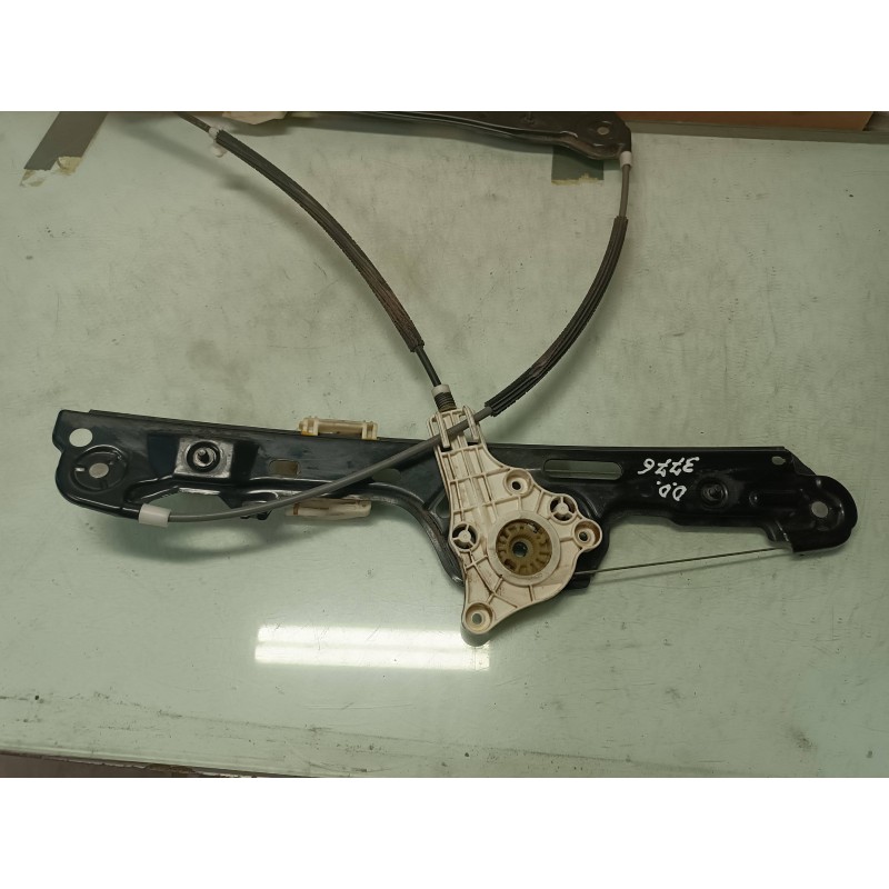 Recambio de elevalunas delantero derecho para bmw serie 1 berlina (e81/e87) 120d referencia OEM IAM 7067796S 7138466E ELECTRICO
