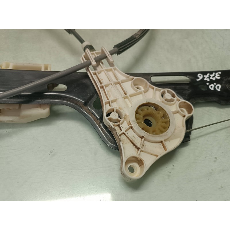 Recambio de elevalunas delantero derecho para bmw serie 1 berlina (e81/e87) 120d referencia OEM IAM 7067796S 7138466E ELECTRICO