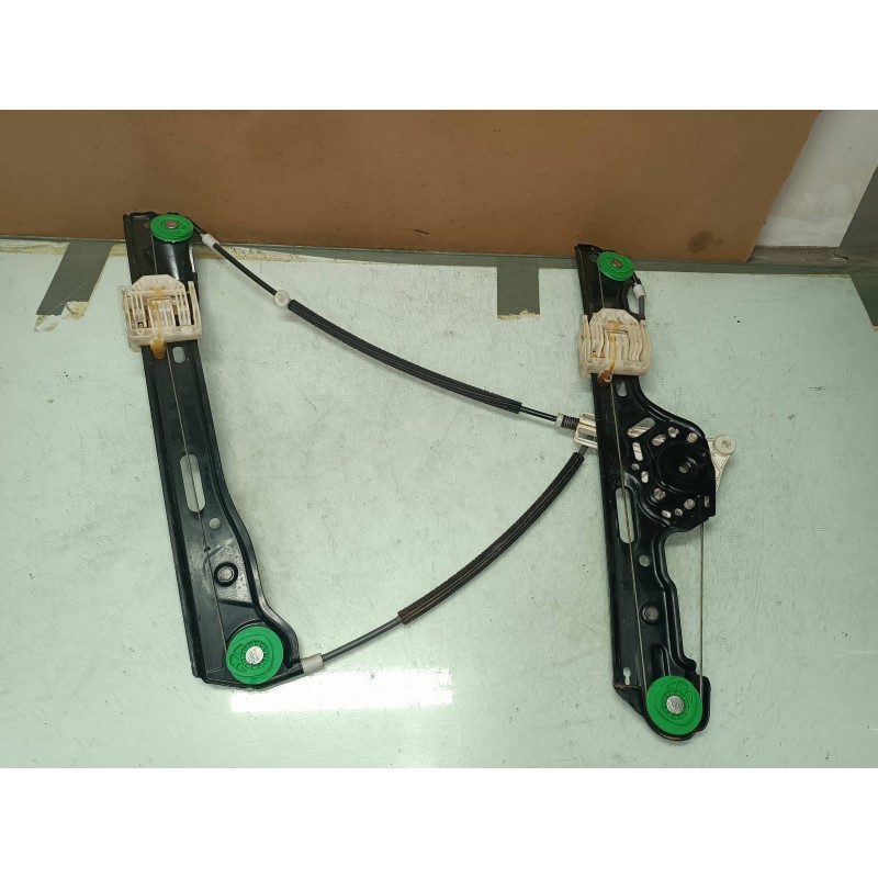 Recambio de elevalunas delantero derecho para bmw serie 1 berlina (e81/e87) 120d referencia OEM IAM 7067796S 7138466E ELECTRICO