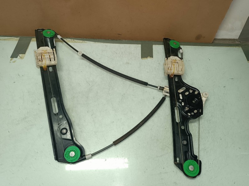 Recambio de elevalunas delantero derecho para bmw serie 1 berlina (e81/e87) 120d referencia OEM IAM 7067796S 7138466E ELECTRICO