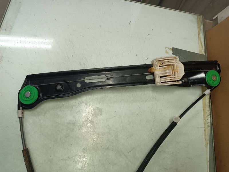 Recambio de elevalunas delantero derecho para bmw serie 1 berlina (e81/e87) 120d referencia OEM IAM 7067796S 7138466E ELECTRICO