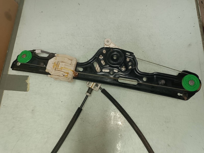 Recambio de elevalunas delantero derecho para bmw serie 1 berlina (e81/e87) 120d referencia OEM IAM 7067796S 7138466E ELECTRICO