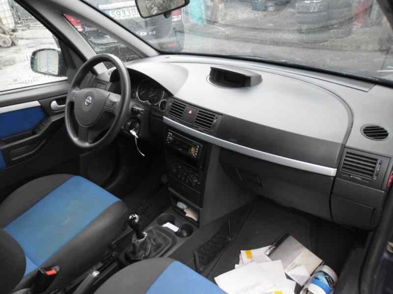 opel meriva del año 2004