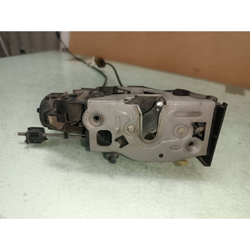 Recambio de cerradura puerta trasera derecha para mercedes-benz clase a (w168) 170 cdi (168.009) referencia OEM IAM   