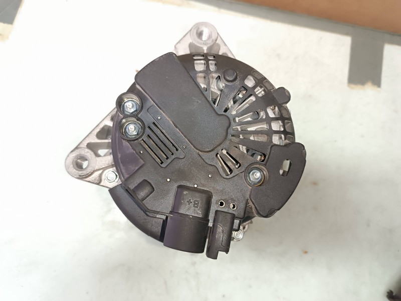 Recambio de alternador para citroen c3 1.4 hdi sx plus referencia OEM IAM 12047360125N  