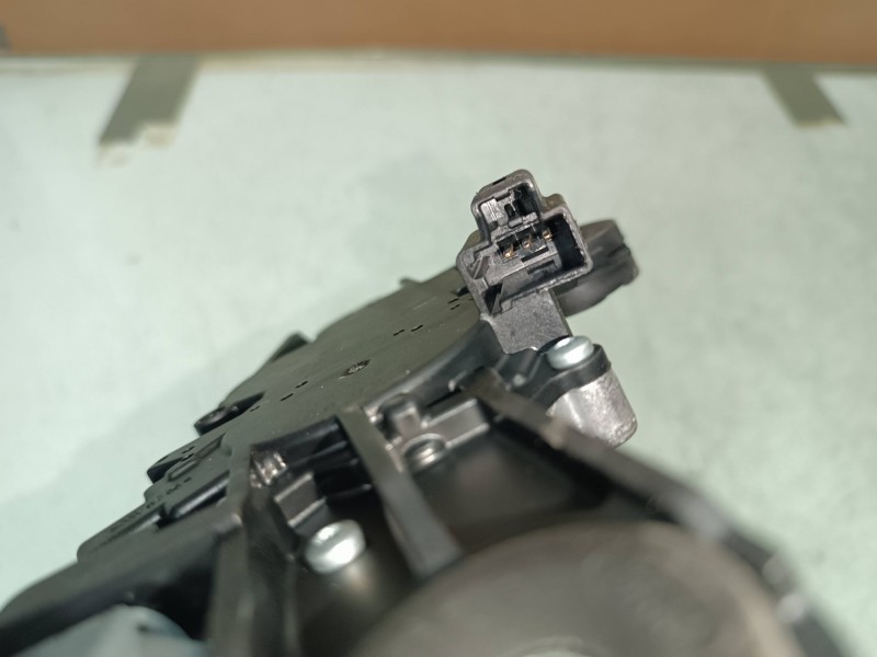 Recambio de motor limpia trasero para ford fiesta (cb1) econetic referencia OEM IAM 8A61A17K441AA 0390201860 BOSCH