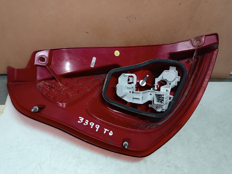 Recambio de piloto trasero derecho para ford fiesta (cb1) econetic referencia OEM IAM 8A6113404AC  