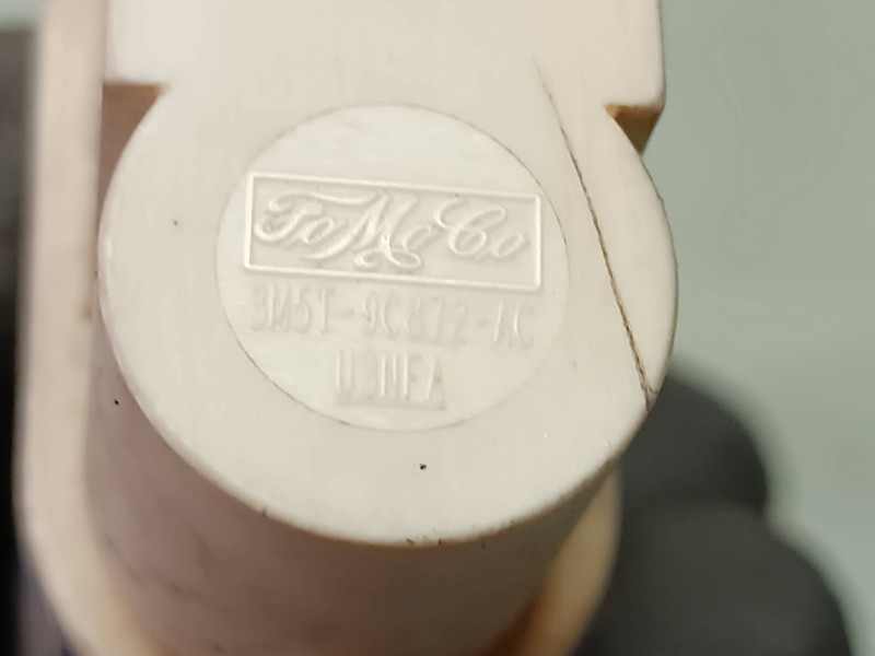 Recambio de sensor para ford fiesta (cb1) econetic referencia OEM IAM 3M5T9C872AC  CONECTOR 2 PINES