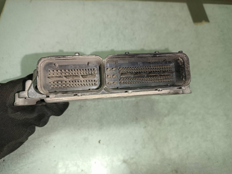 Recambio de centralita motor uce para opel astra h berlina elegance referencia OEM IAM 8973785711 0281011943 BOSCH