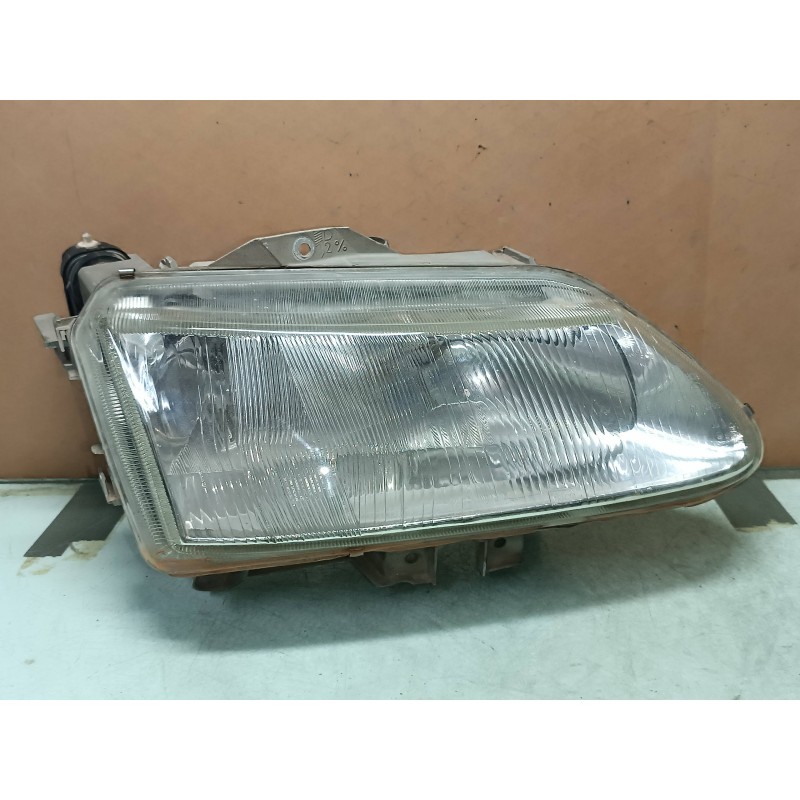 Recambio de faro derecho para renault laguna (b56) 1.8 anade referencia OEM IAM 7700820119  VALEO