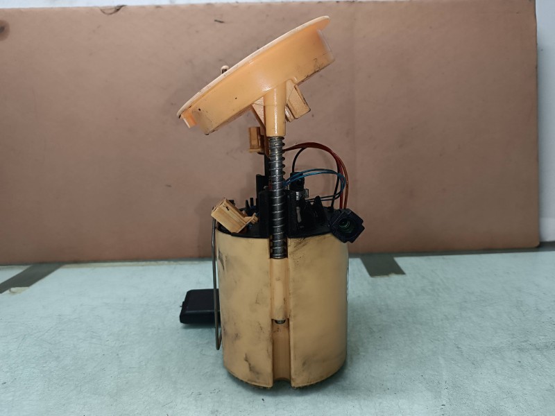 Recambio de bomba combustible para bmw serie 1 berlina (e81/e87) 120d referencia OEM IAM 6763886  SIEMENS VDO
