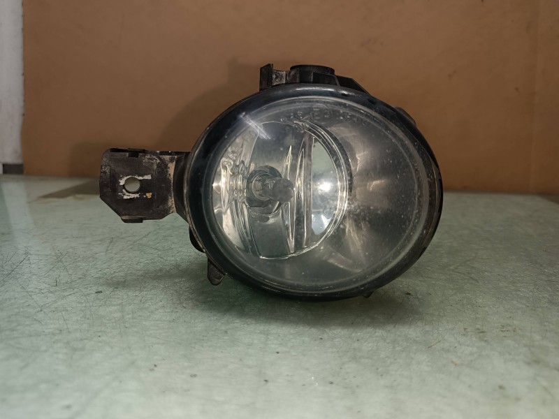 Recambio de faro antiniebla derecho para bmw serie 1 berlina (e81/e87) 120d referencia OEM IAM 63176924656 89203661 VALEO