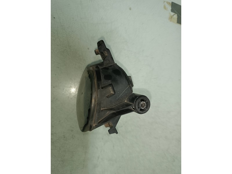 Recambio de faro antiniebla derecho para bmw serie 1 berlina (e81/e87) 120d referencia OEM IAM 63176924656 89203661 VALEO