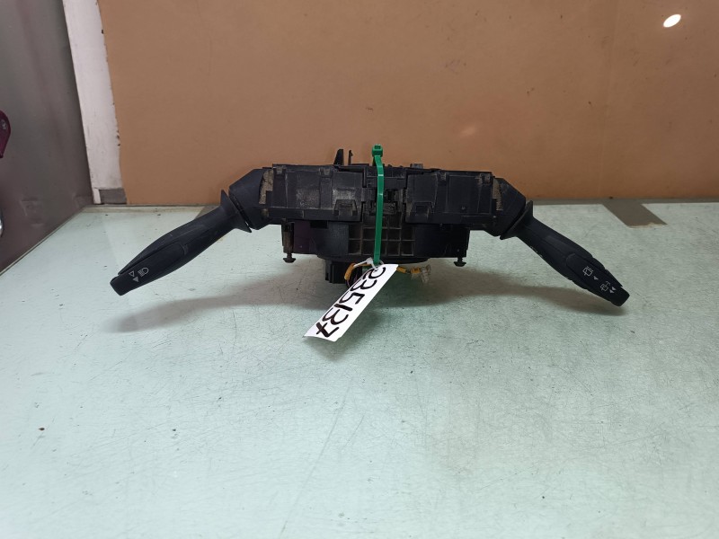 Recambio de mando luces para ford fiesta (cb1) titanium referencia OEM IAM 8A6T13N064BE 8A6T13335BC 8A6T17A553